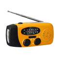 Orangefarbenes Radio mit Antenne