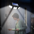 Solarleuchte im Eingangsbereich bei Nacht