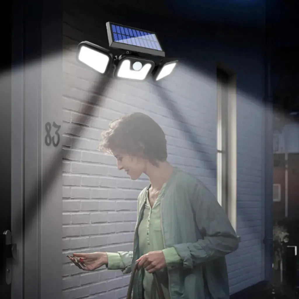 Solarleuchte im Eingangsbereich bei Nacht