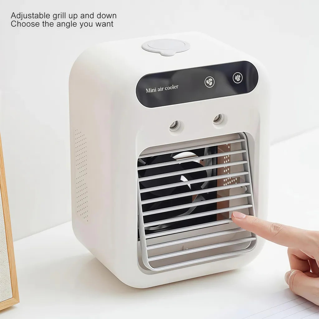 Detailansicht der horizontalen Luftlamellen am weißen Tischventilator